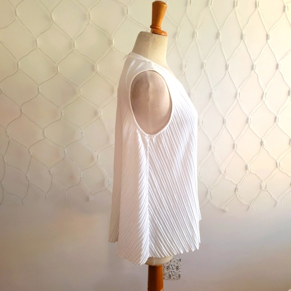 Philosophy Pleated Tank / Pure White / Oversized Small - Picture 3 of 5